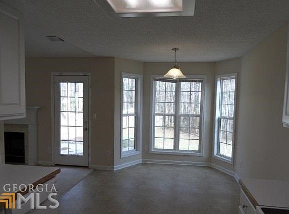 3rd image of 485 Ivy Hills Cir