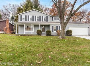 633 Spartan Dr, Rochester Hills, MI 48309