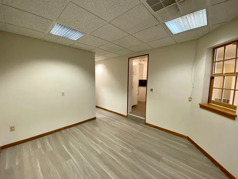 1452 N Marion St — Photo 16