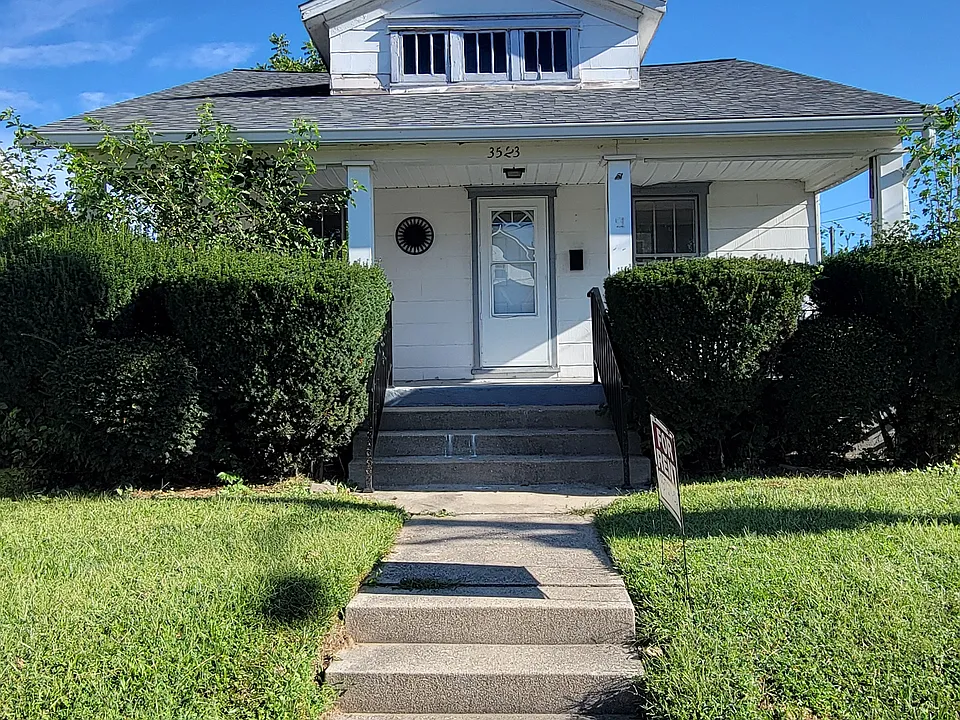 3523 Woodbine Ave