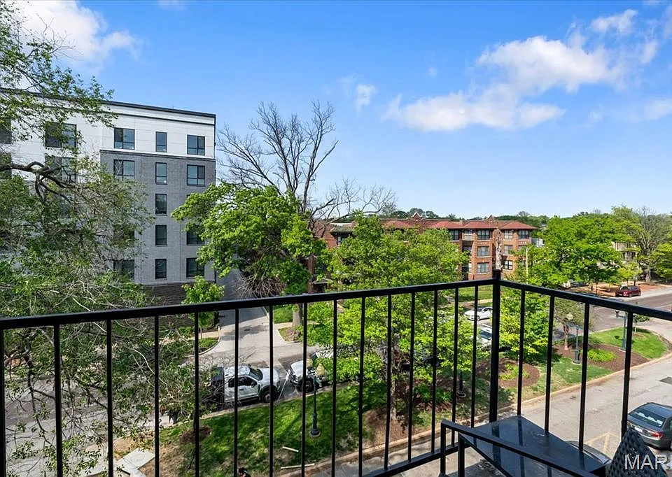 5630 Pershing Ave #40