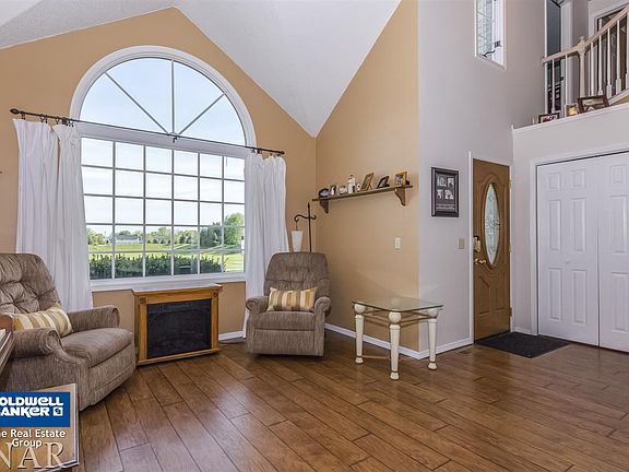 3rd image of 2821 Arrowhead Dr