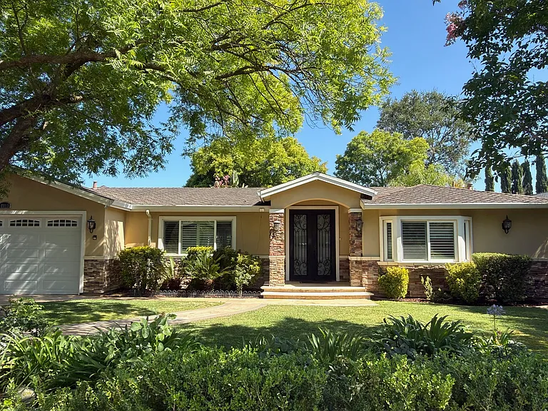 18803 Devon Ave — Photo 1