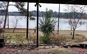 2nd image of 1733 Lakeview Dr