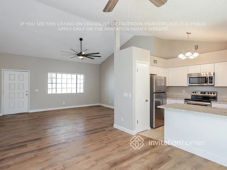 827 N Evergreen St — Photo 4