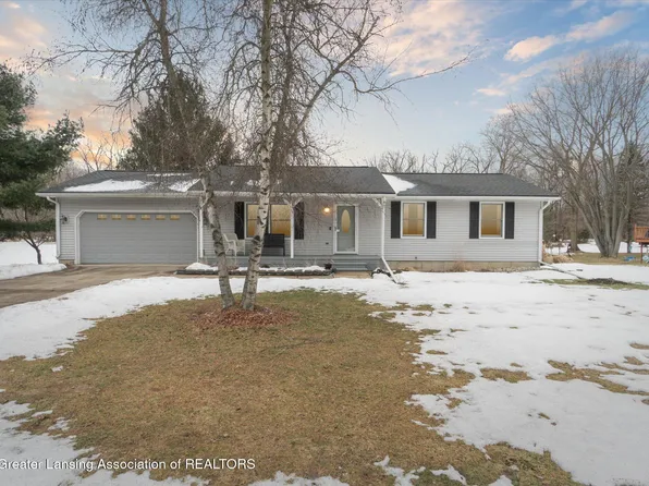 13090 Heather Ln, Perry, MI 48872