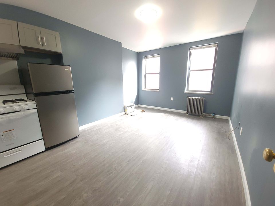 1st image of 89 Mulberry St APT 4