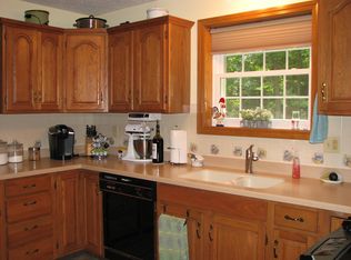 16 Jones Ct, Saint Albans, VT 05488