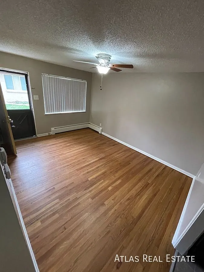 Beautiful 2 Bedroom 1 Bathroom On A Quiet Street In Wheat Ridge! Close To Edgewater And Sloan's L... — Photo 1