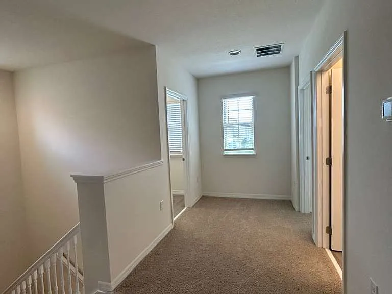 16453 Point Rock Dr — Photo 20