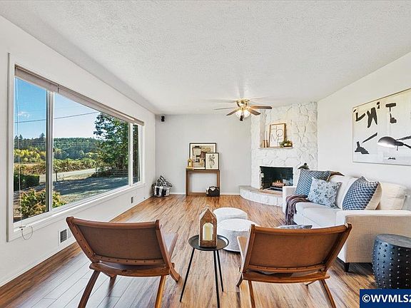 4th image of 1665 Perrydale Rd