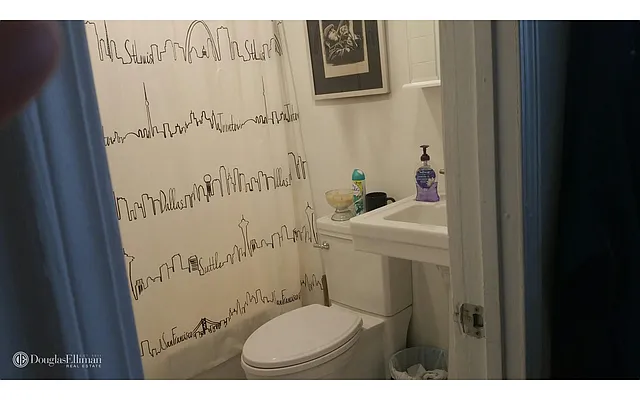 Rented by Douglas Elliman | media 14