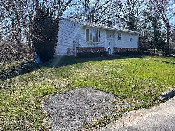 59 Tomahawk Trl, Cranston, RI 02921