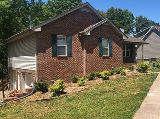 539 Glenstone Springs Dr, Clarksville, TN 37043