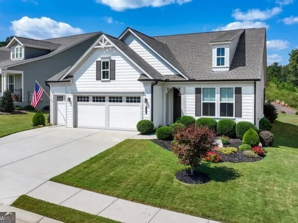 215 Silver Ct, Hoschton, GA 30548