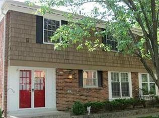 906 Forestlac Ct, Saint Louis, MO 63141