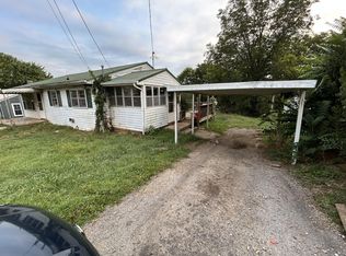 704 7th St, Newport, TN 37821
