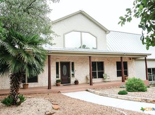 211 Cambridge Dr, New Braunfels, TX 78132