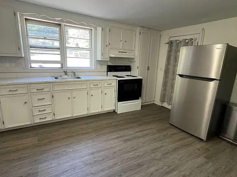 81 Torrington Ave #5 — Photo 7