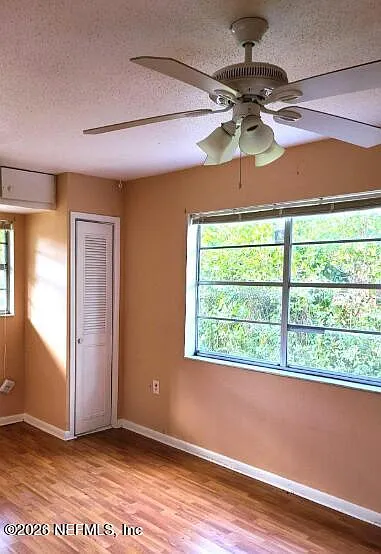 127 Crestwood Ave — Photo 4