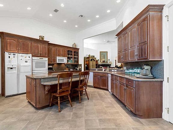 5th image of 8510 Whispering Oak Way