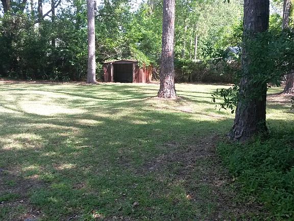 5th image of 303 Pearwood Cir E