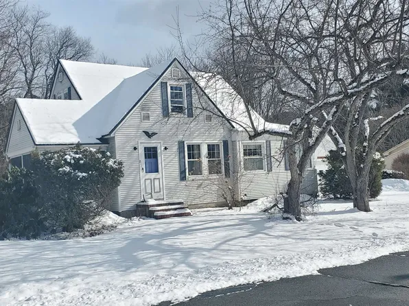 81 South Prospect Street, Lyndon, VT 05851