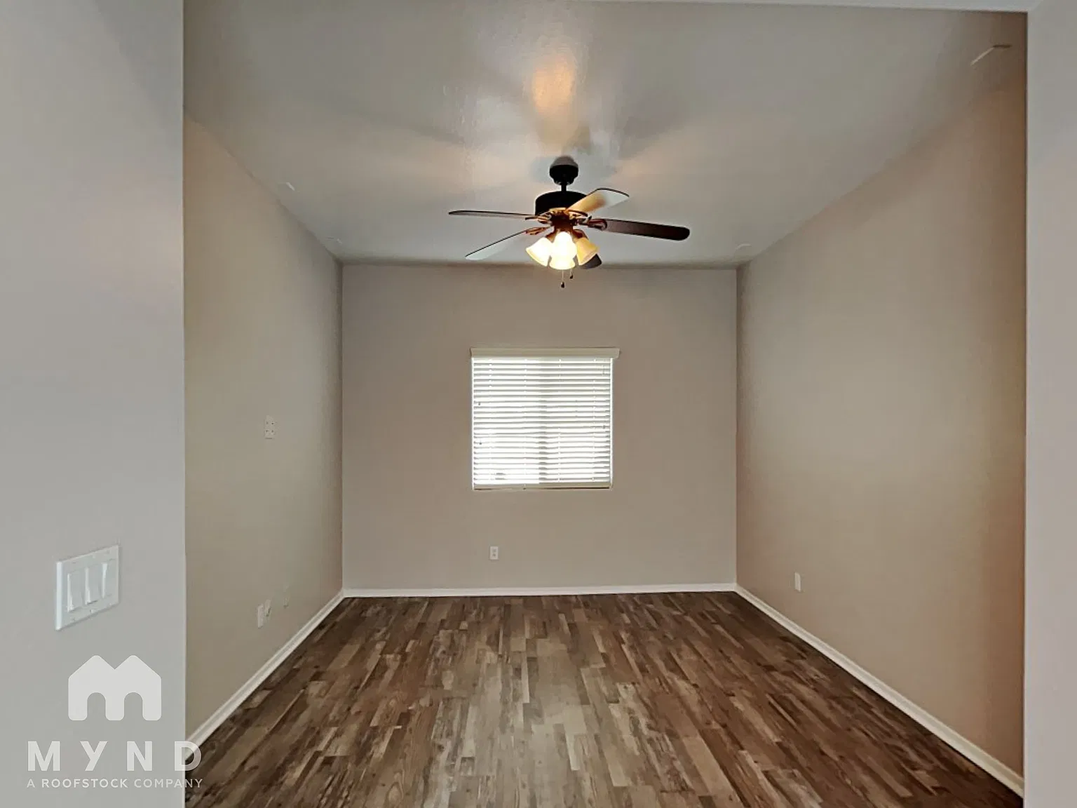 3 bed, 2.5 bath, 1262 sqft, $1,745 — Photo 3