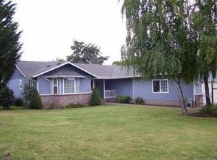 7909 N Bank Rd, Roseburg, OR 97470