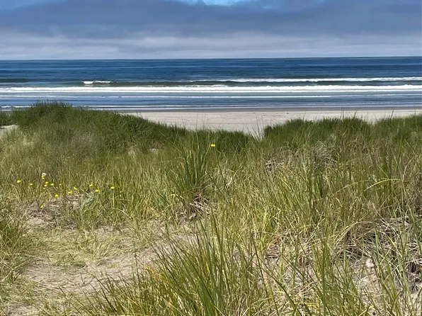 268 XX J Lane, Ocean Park, WA 98640