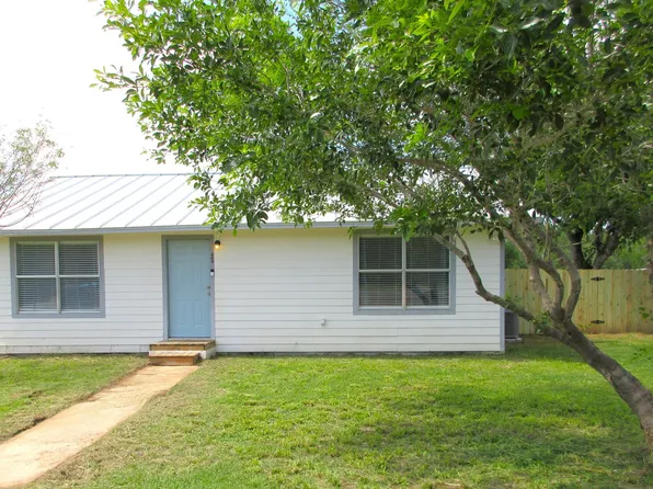 409 Coughran Rd, Pleasanton, TX 78064