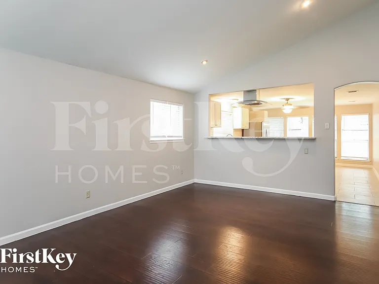 3618 Quail Meadow Dr — Photo 2