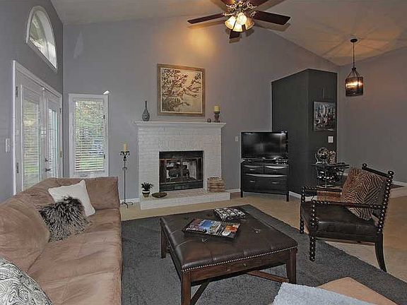 4th image of 8021 Talliho Dr