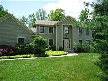 8640 Four Seasons Trl photo 1