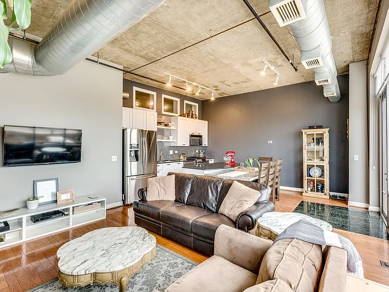 111 S Morgan St #907 — Photo 3