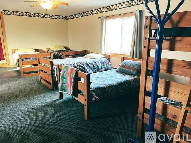 1 bed, 1920 sqft, $2,000 — Photo 3