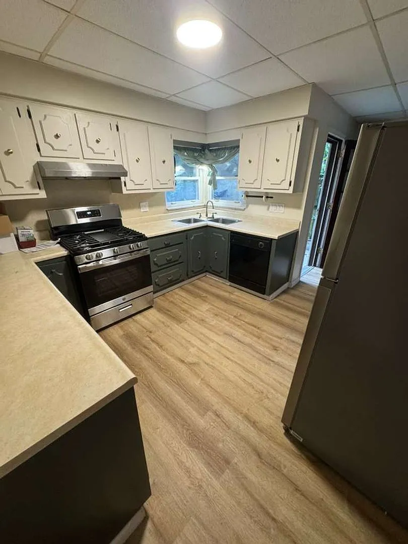 Comfortable 4BR Home in Braddock, Section 8 Considered!! — Photo 3