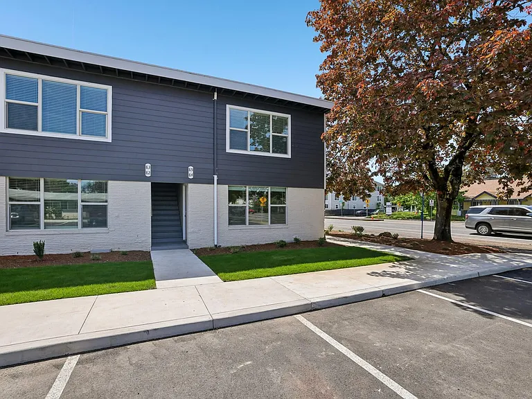 Midland Apartments — Photo 2