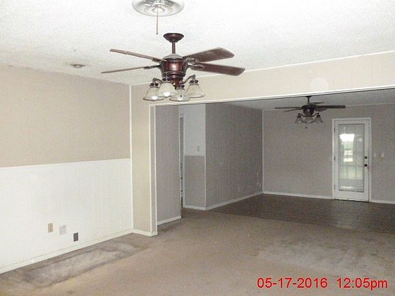 3rd image of 804 E Clay St