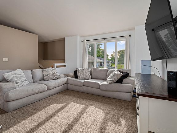 3rd image of 3611 Woodbend Dr SE