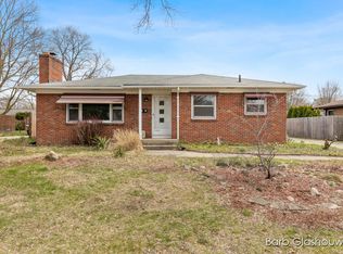 1460 Lewison Ave NE, Grand Rapids, MI 49505