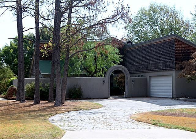 1st image of 2819 Park Dr