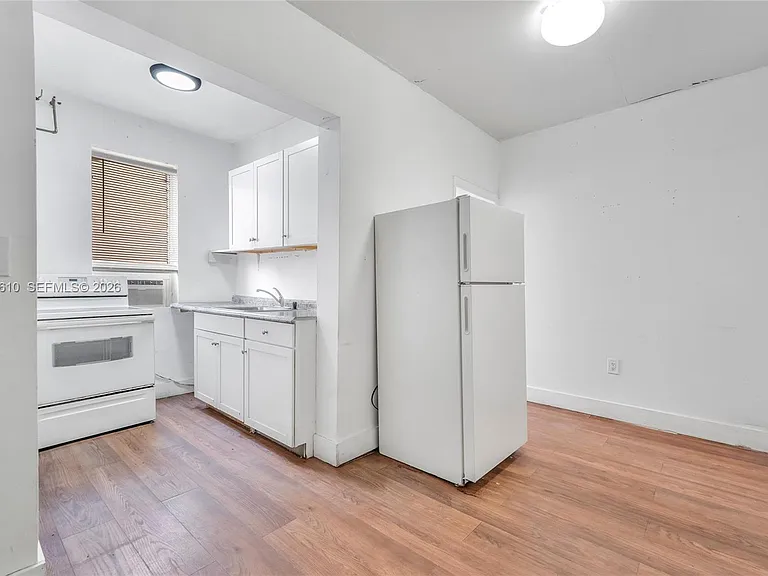 1554 SW 5th St #11C — Photo 4