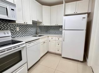 12 NE 19th Ct APT 220A, Fort Lauderdale, FL 33305
