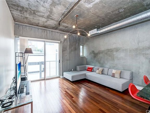 3rd image of 645 W 9th St APT 610