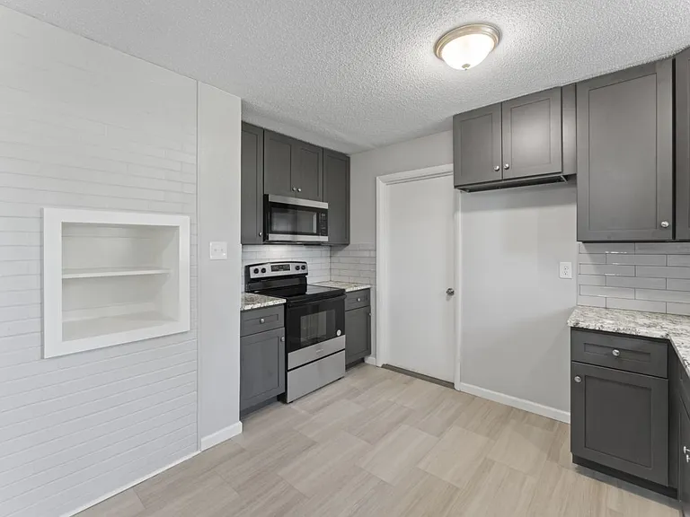 2209 E 125th St — Photo 14