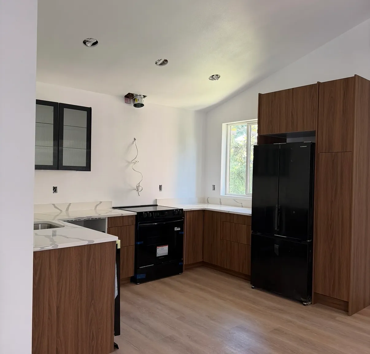 3 bed, 1000 sqft, $2,500 — Photo 2
