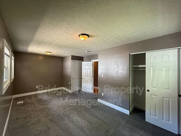 5775 Penn Ave — Photo 4
