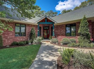 5533 Woodland Dr, Waunakee, WI 53597