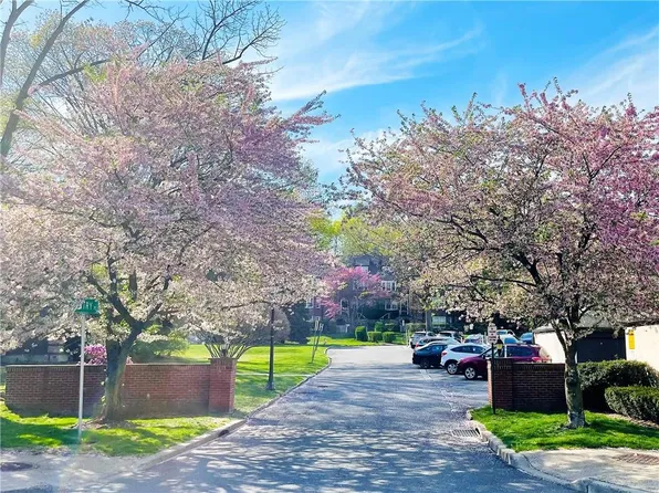 3 Sentry Place #2A, Scarsdale, NY 10583